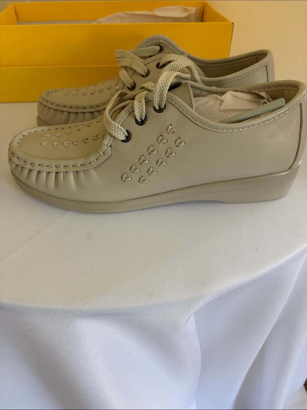 Women’s Casual Lace-Up Moccasin‎ in Beige